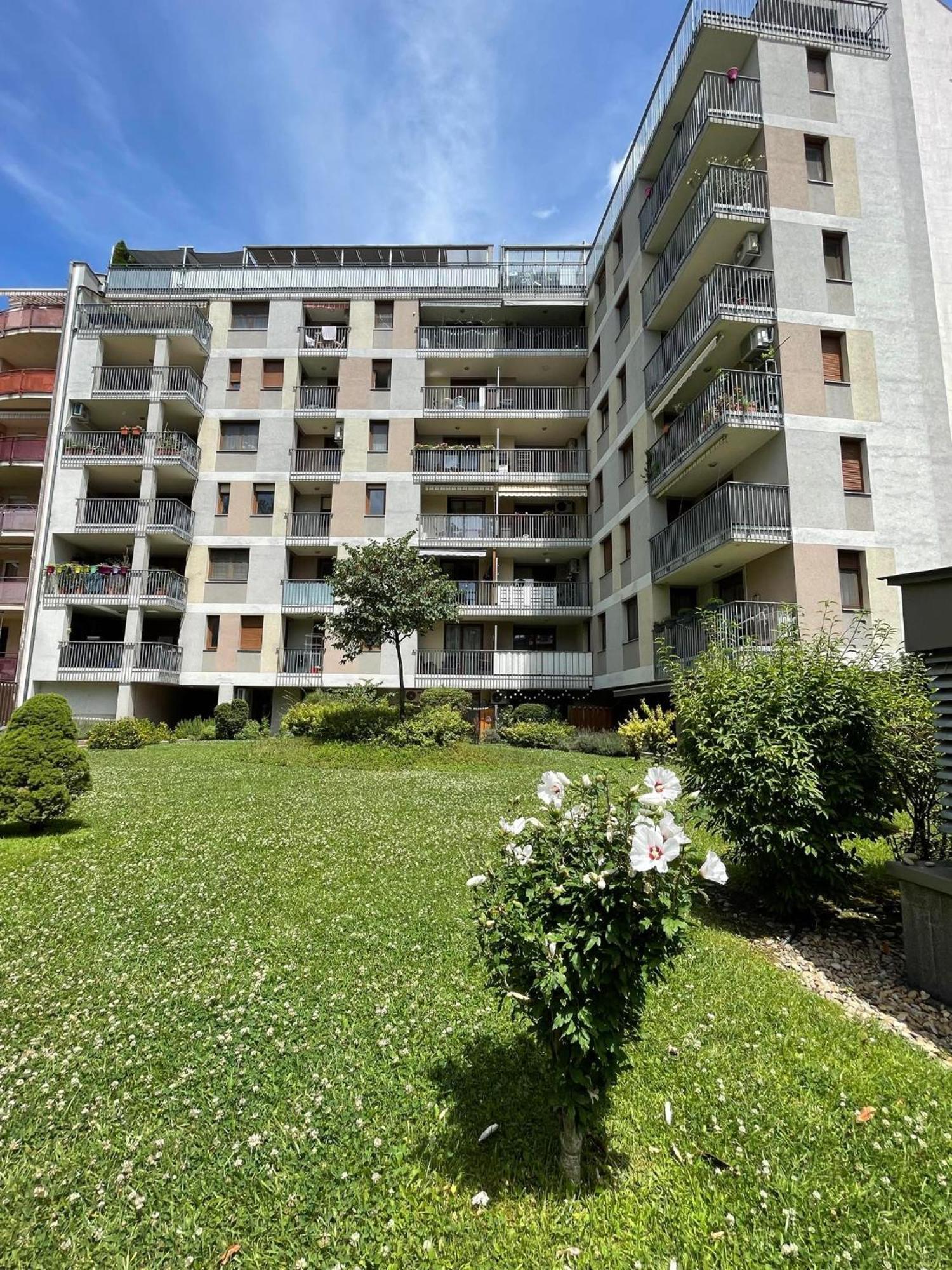 Green City Apartment Budapest - Free Garage, Ac, Balcony, Wi-Fi Luaran gambar